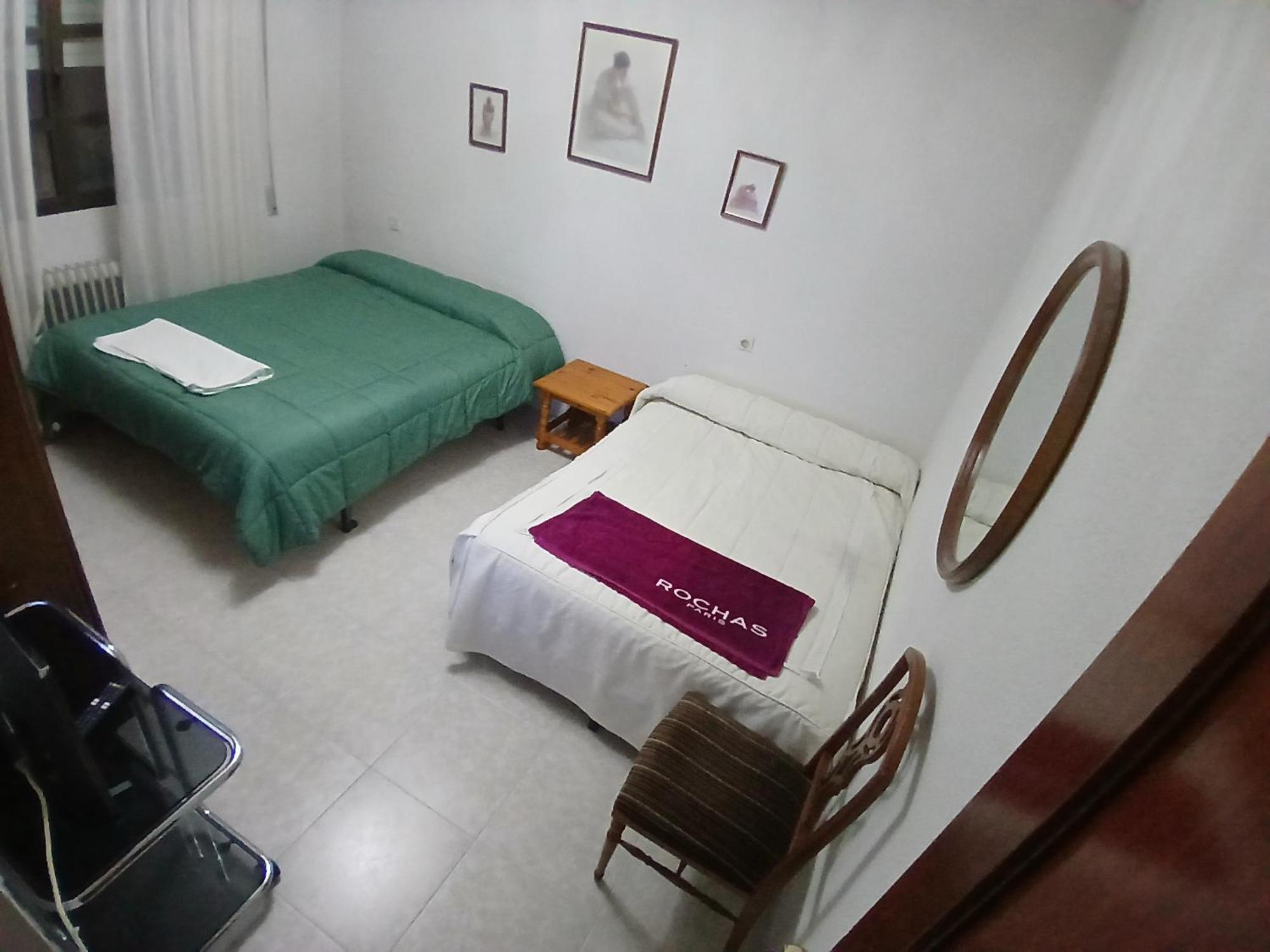 Habitacion Privada Familiar Toledo Eksteriør billede